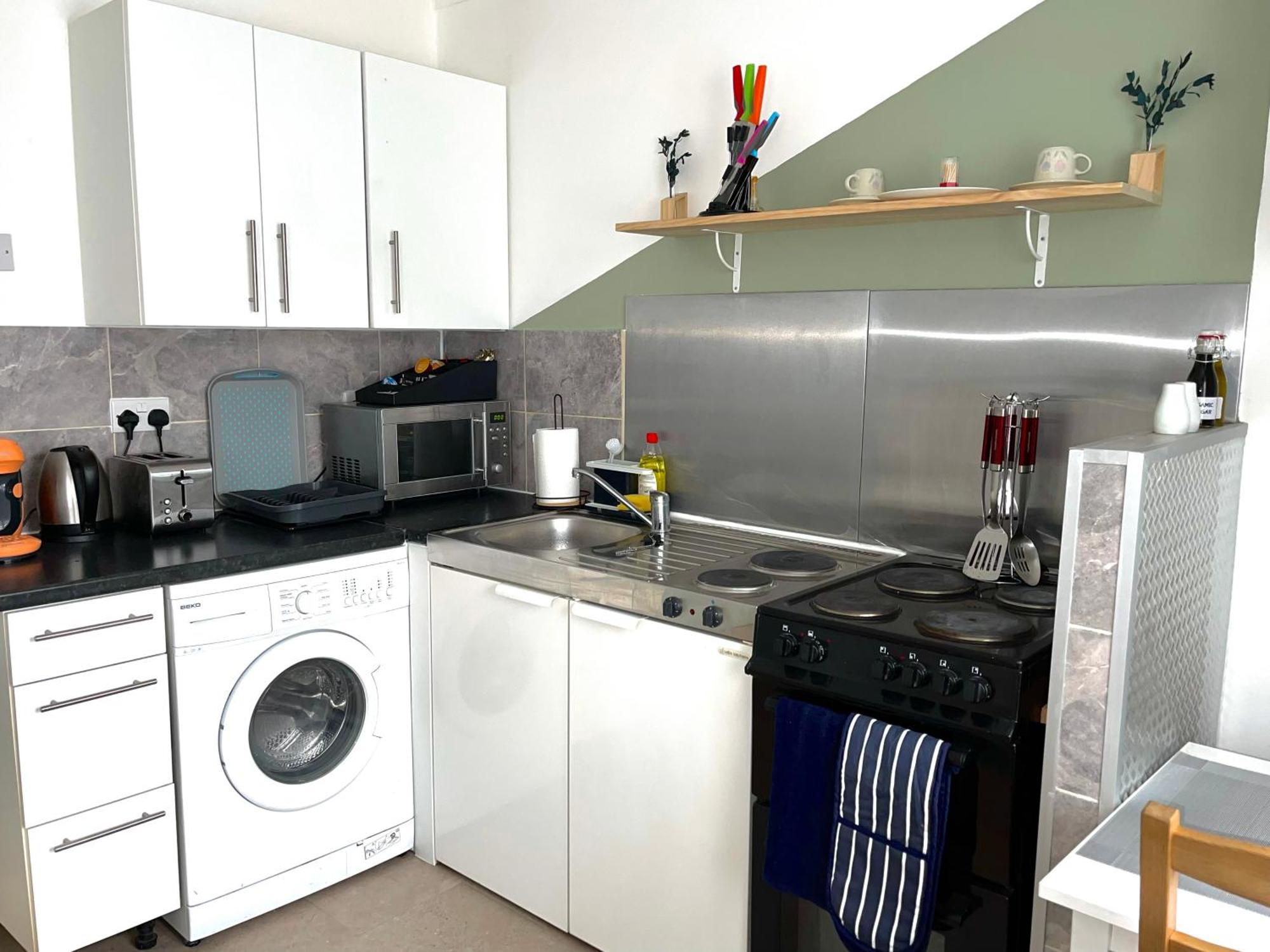 Crescent Apartment - Modern 1 Bedroom First Floor Goodmayes Esterno foto